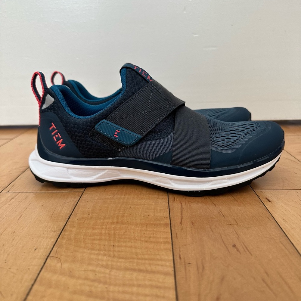TIEM Slipstream cycle shoes; Blue. Like new only worn few times. Size 7.5